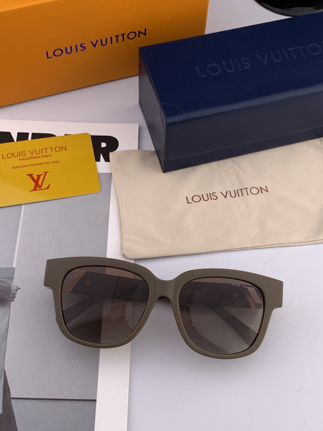 【TR偏光系列】lv大框太阳镜墨镜经典的方框设计，不挑脸型，无论搭配大衣还是连衣裙都非常显气质偏光镜片预