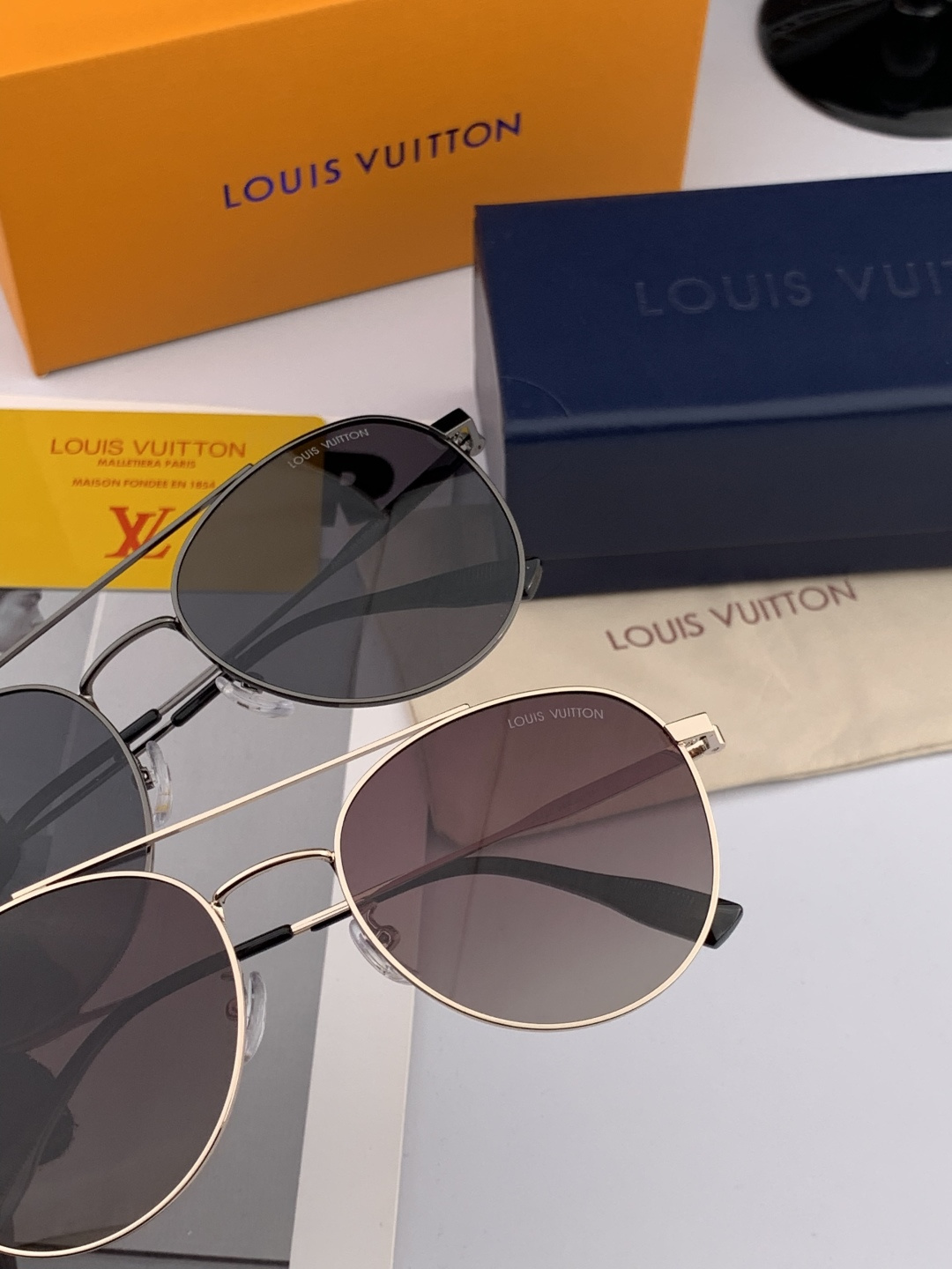 Lv 。 高品质男女款墨镜 👍 进口宝丽来偏光镜片 。蛤蟆镜 开车钓鱼都可 。百搭显瘦墨镜韩版男士飞行员