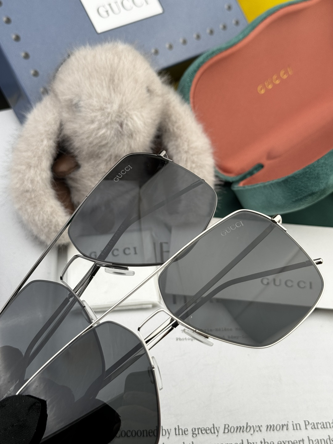 GUCCI 男款炫彩飞行员偏光太阳镜 ❤️材质：高清尼龙加厚卡槽高清偏光镜片 🌹无边框镜架💕颜👍型号：G