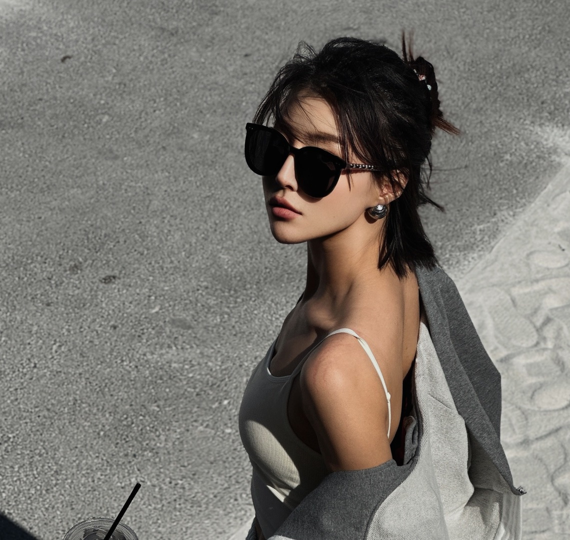 香奈儿2025 开春新款大框太阳镜男女同款 😎 爆款大框尼龙太阳镜 超逼格超酷 镜腿品牌设计感强 nic