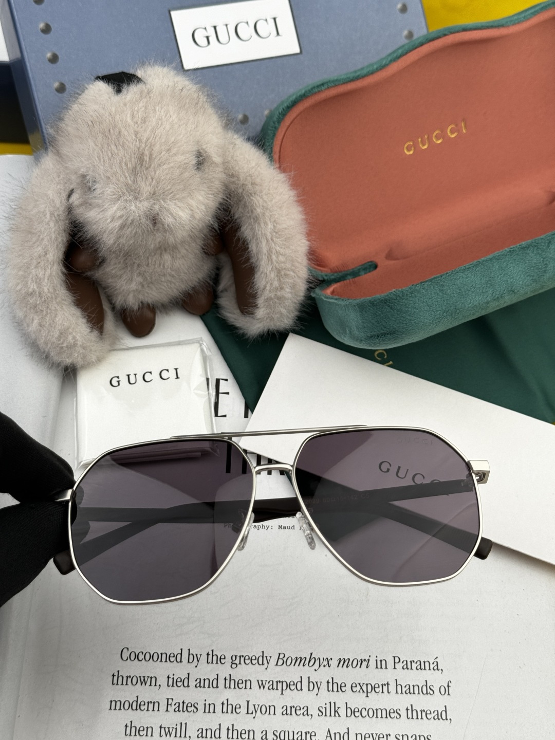 Gucci 。 高品质男女款墨镜 👍 进口宝丽来偏光镜片 。蛤蟆镜 开车钓鱼都可 。百搭显瘦墨镜韩版男士