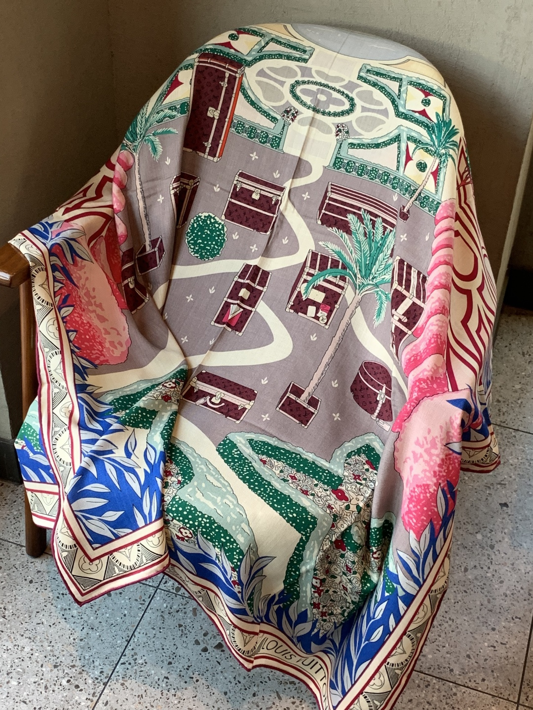 🆕L.viP 定制级别 【双面同色高奢丝绒方巾，baby绒级别的超柔触感】只有我家的品质才能叫丝绒方巾路