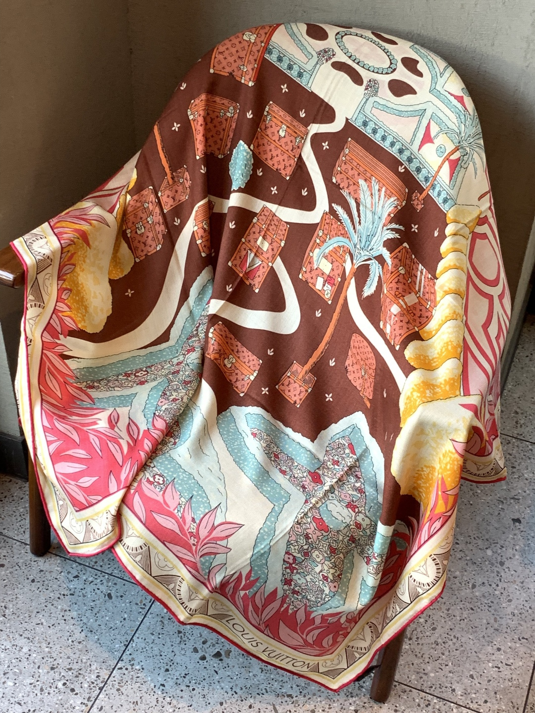 🆕L.viP 定制级别 【双面同色高奢丝绒方巾，baby绒级别的超柔触感】只有我家的品质才能叫丝绒方巾路