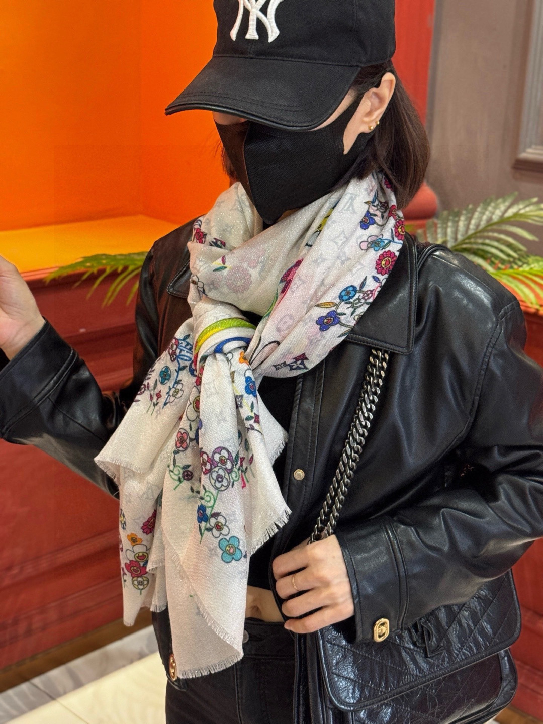 会发光发亮的围巾25年新品🌈上新 专柜同步材质 LV x TM Monogram SuPerflat F