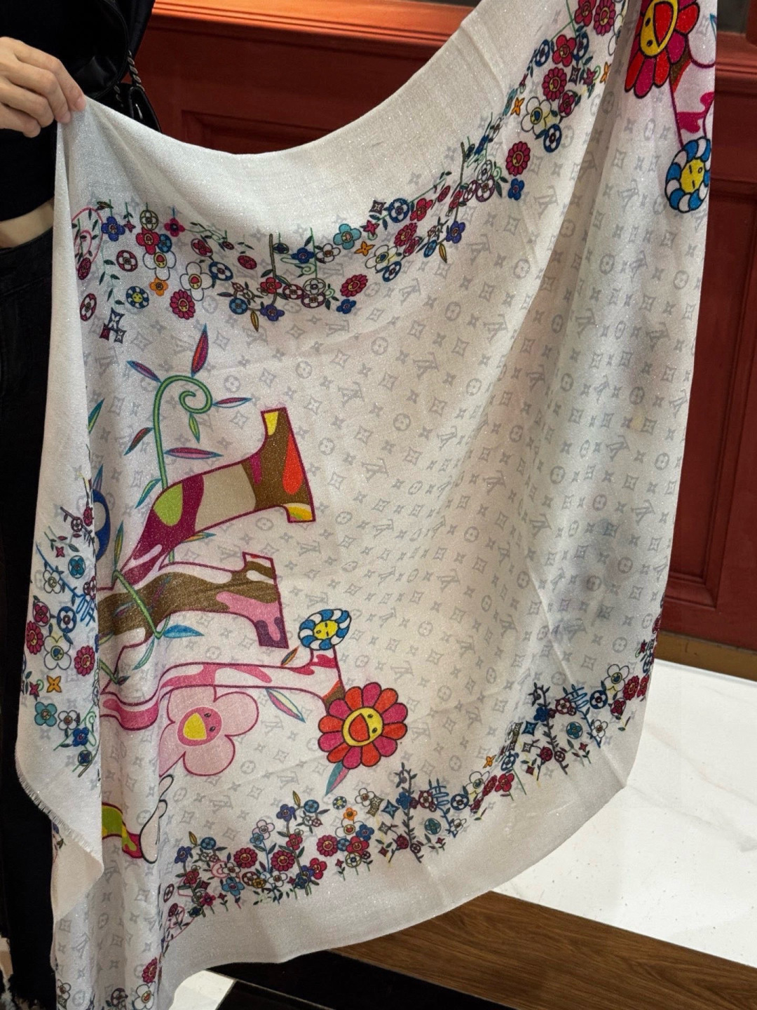 会发光发亮的围巾25年新品🌈上新 专柜同步材质 LV x TM Monogram SuPerflat F