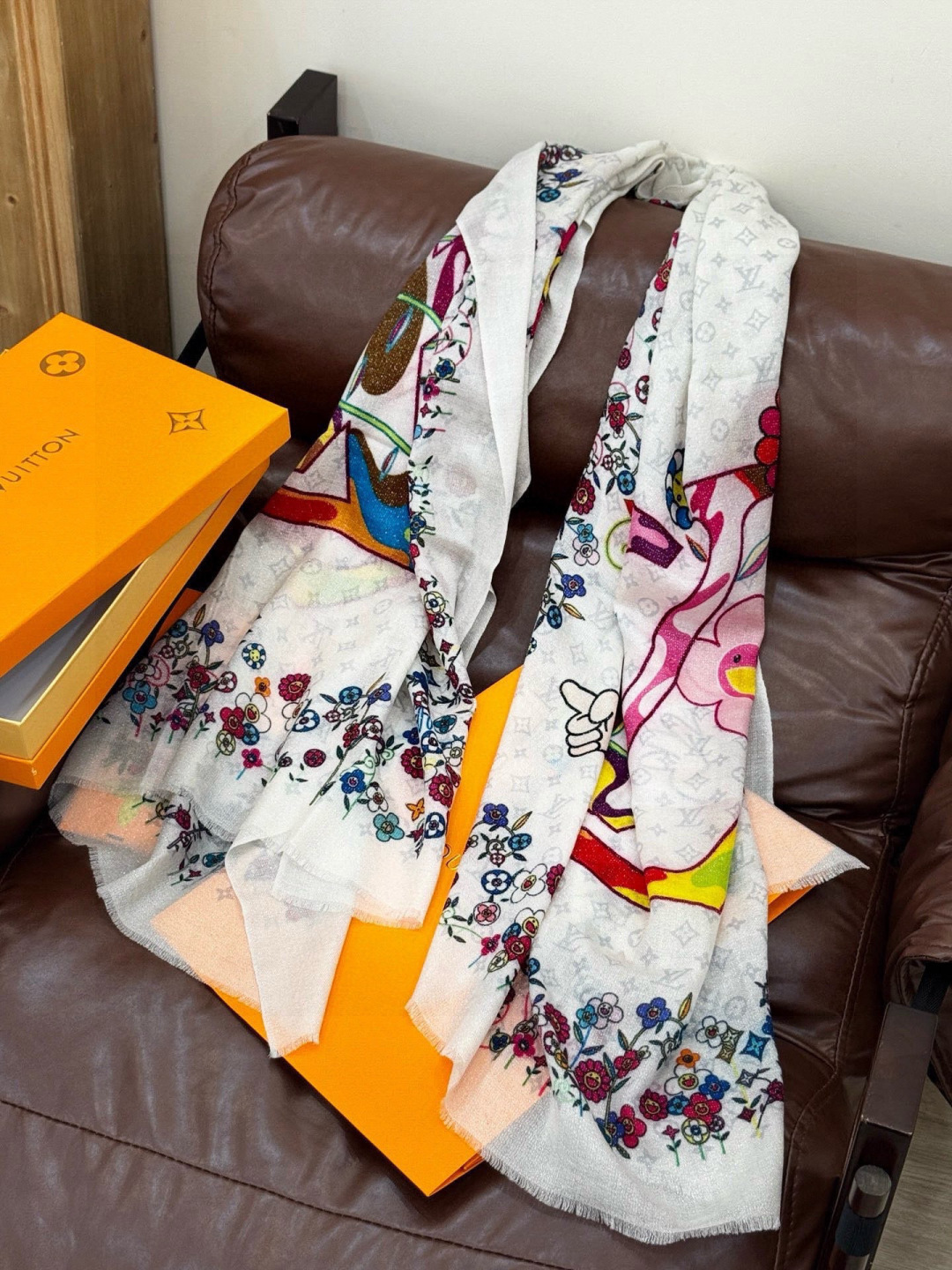 会发光发亮的围巾25年新品🌈上新 专柜同步材质 LV x TM Monogram SuPerflat F