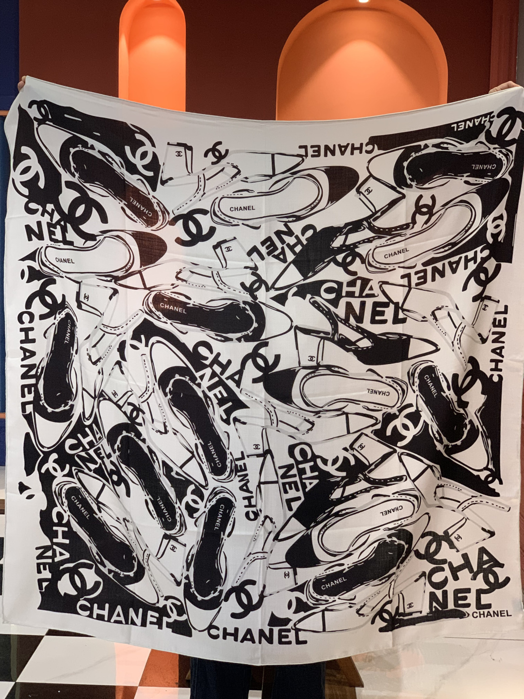 2025秋冬高级成衣系列～Chanel 【140双面同色丝绒披肩】此系列谱写一曲自由轻灵的赞歌本系列作品