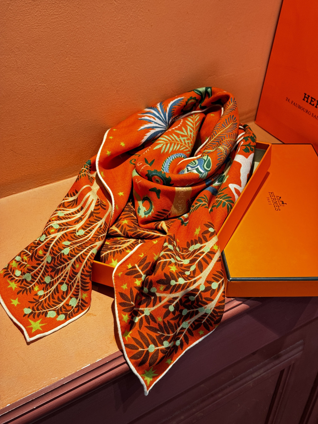 羊绒新款🆕👏👏买了都说好看‼️推荐💕爱马仕双面同色羊绒方巾【玛雅森林双面同色140】，顶级工艺超值‼️爱