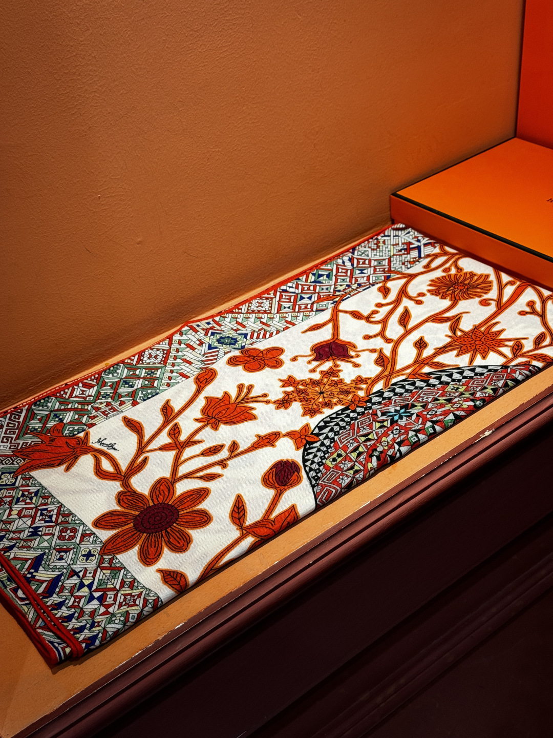 羊绒新款🆕👏👏买了都说好看‼️推荐💕爱马仕双面同色羊绒方巾【美洲豹与蜂鸟双面同色140】，顶级工艺超值‼