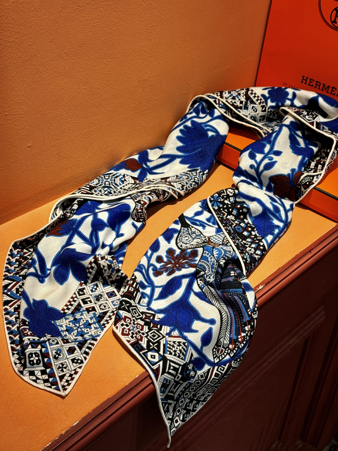 羊绒新款🆕👏👏买了都说好看‼️推荐💕爱马仕双面同色羊绒方巾【美洲豹与蜂鸟双面同色140】，顶级工艺超值‼