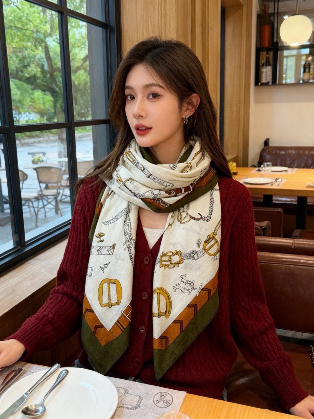 羊绒新款🆕👏👏买了都说好看‼️推荐💕爱马仕双面同色羊绒方巾【跃动的马儿双面同色140】，顶级工艺超值‼️