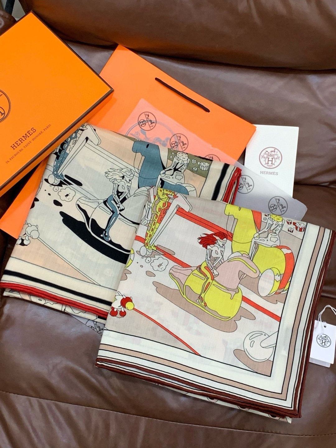 H，目前最热门的 “超现实爱马仕枢纽” 风靡全宇宙，听名字就充斥着未来空间♥️艺术品一样的存在，会绝版的