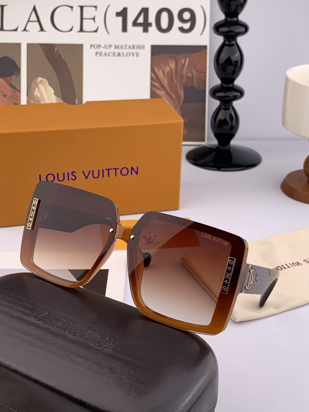 lv大框太阳镜墨镜经典的方框设计，不挑脸型，无论搭配大衣还是连衣裙都非常显气质预防紫外线 型号：型号：L