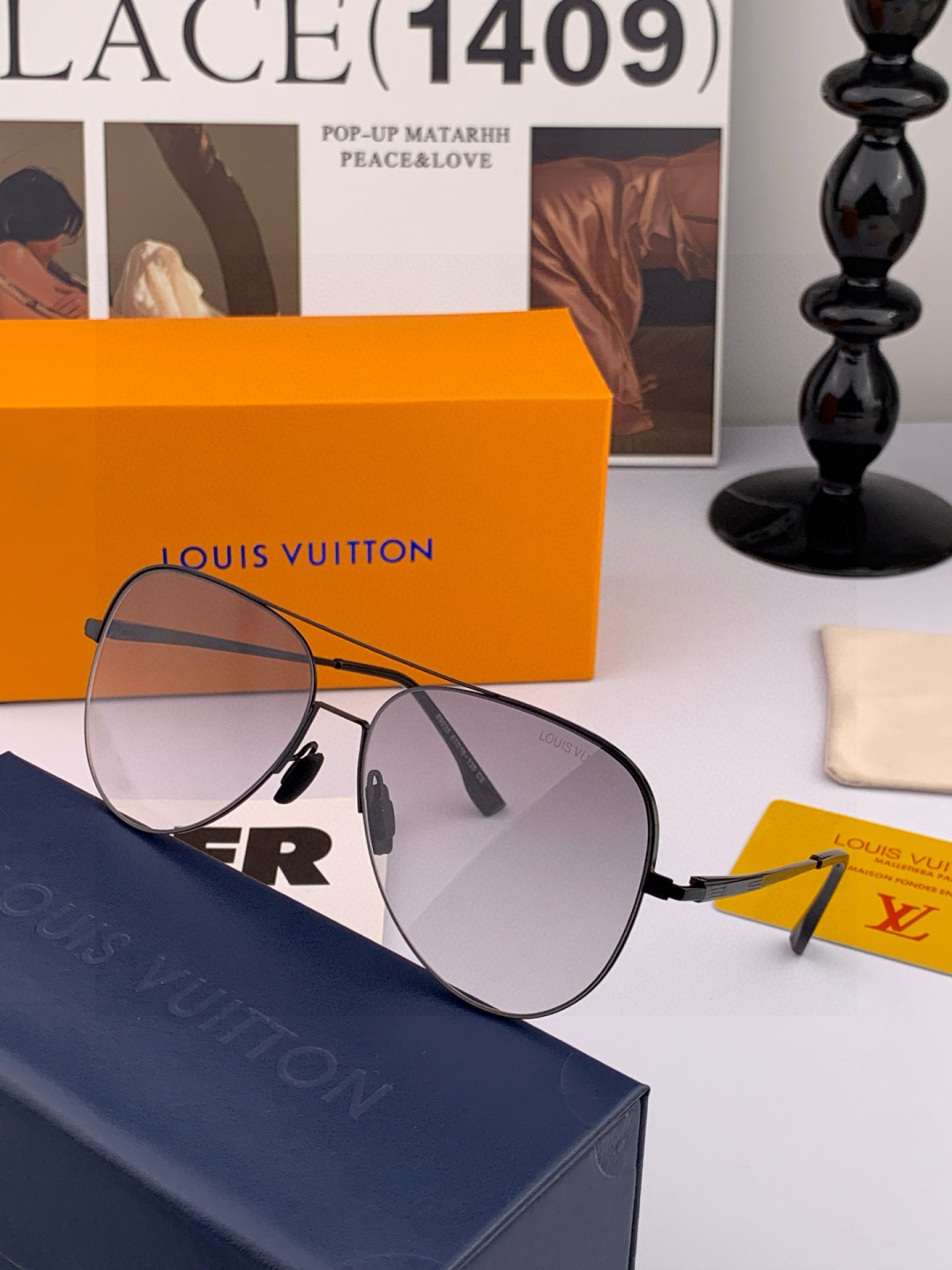 LV 男款炫彩飞行员偏光太阳镜 ❤️材质：高清尼龙加厚卡槽高清偏光镜片 🌹无边框镜架💕颜👍型号：L589