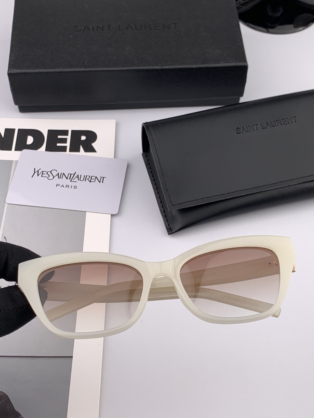 👑 【新款】🕶🔝🔝🔝🎁🎁🎁时尚百搭 超显脸小 佩戴舒适品牌:Ysl 圣罗兰 💎 材质: 加厚偏光镜片型号