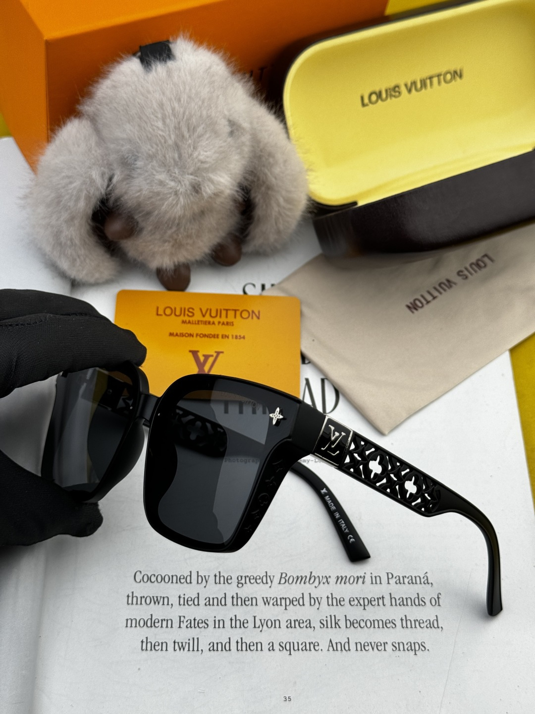 LV 2025新款女士方框太阳眼镜 开车墨镜 新款太阳镜 时尚大方 舒适轻盈 精致奢华 超轻 型号：L2