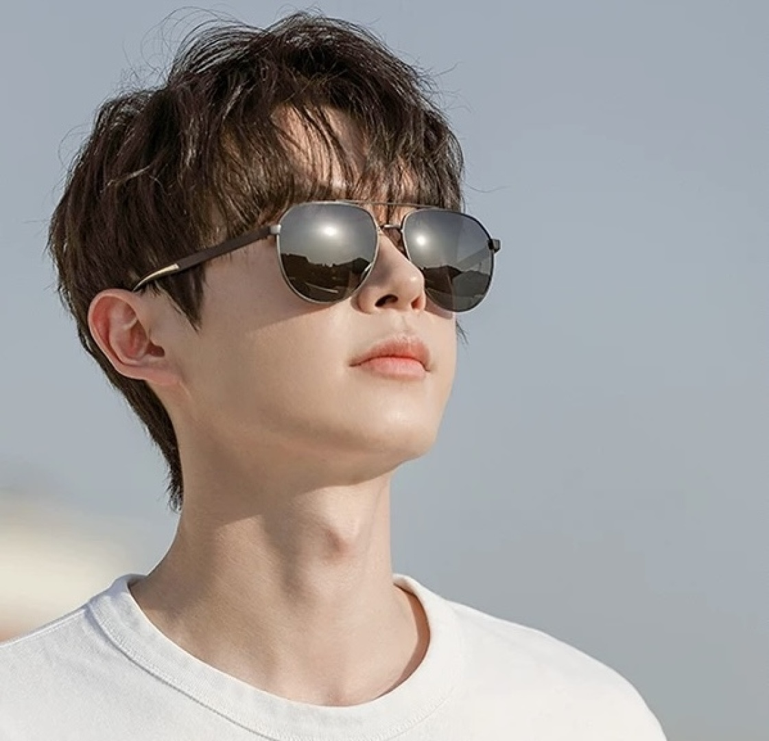 Gucci 。 高品质男女款墨镜 👍 进口宝丽来偏光镜片 。蛤蟆镜 开车钓鱼都可 。百搭显瘦墨镜韩版男士