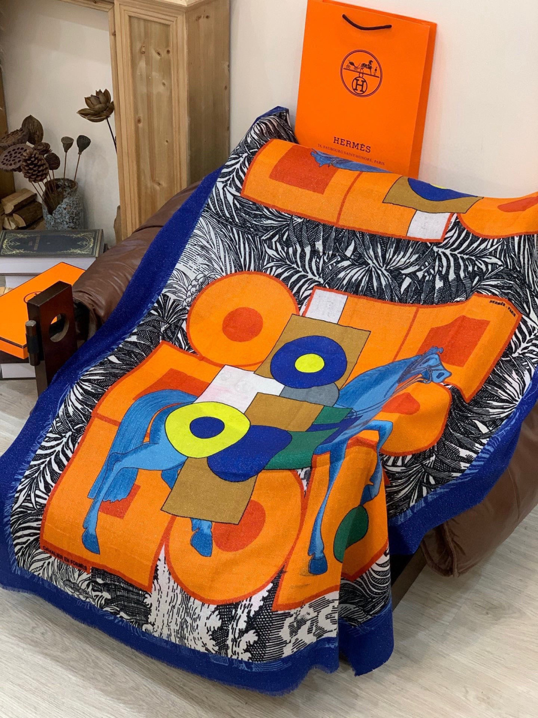 会发光发亮的围巾 爱马仕 专柜同步 买了都说好看羊绒印花‼️推荐💕顶级工艺超值‼️爱马仕专柜爆款🎁🎁羊绒