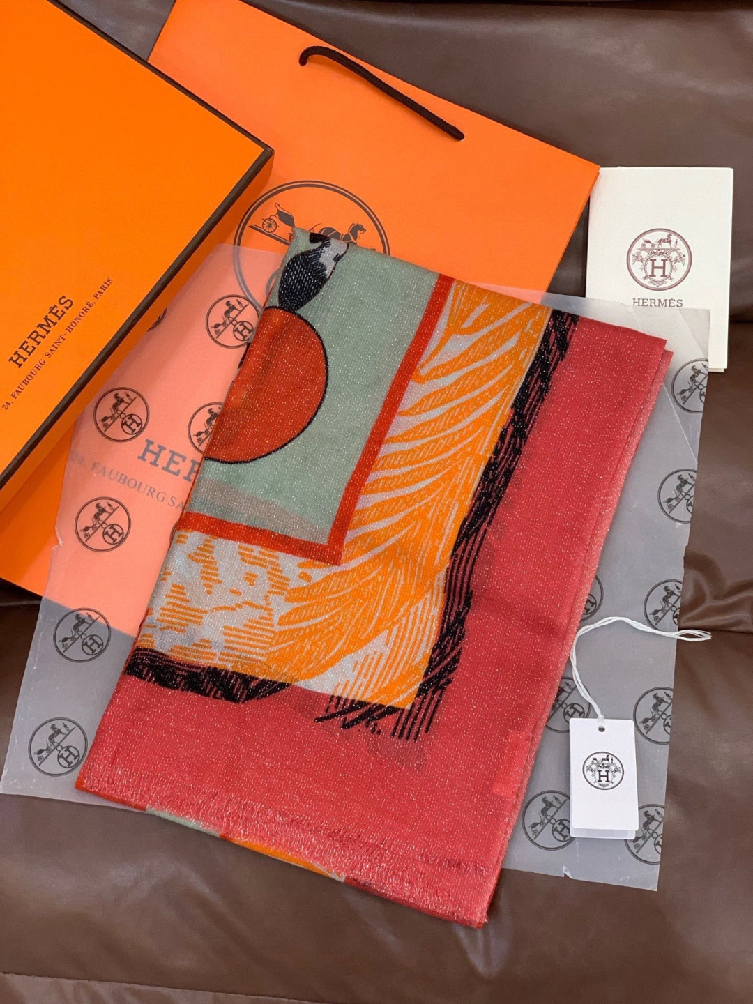 会发光发亮的围巾 爱马仕 专柜同步 买了都说好看羊绒印花‼️推荐💕顶级工艺超值‼️爱马仕专柜爆款🎁🎁羊绒