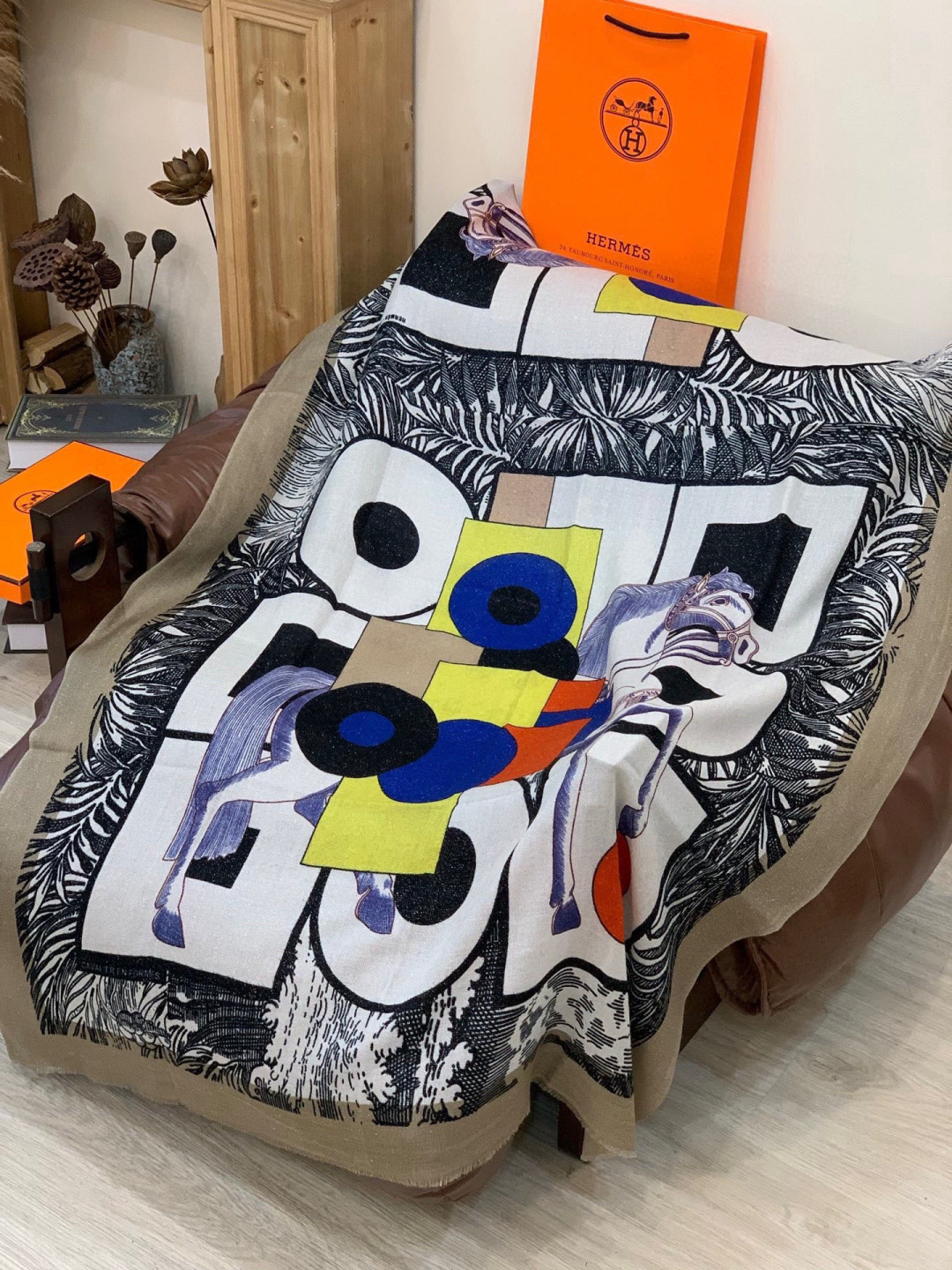 会发光发亮的围巾 爱马仕 专柜同步 买了都说好看羊绒印花‼️推荐💕顶级工艺超值‼️爱马仕专柜爆款🎁🎁羊绒