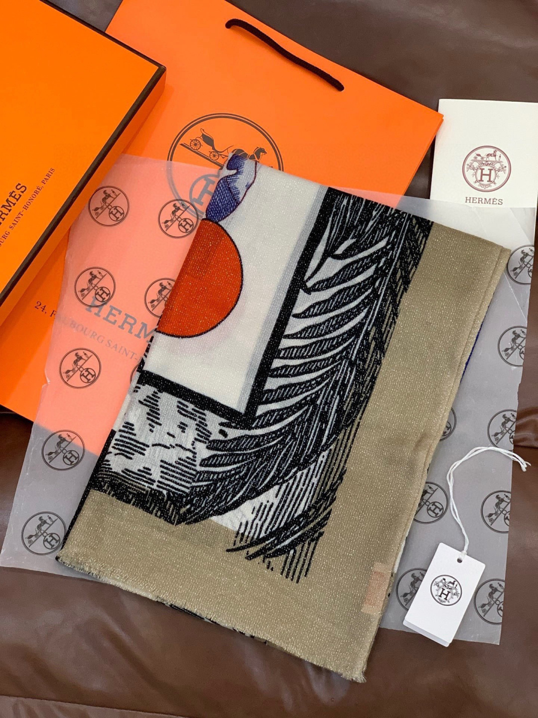 会发光发亮的围巾 爱马仕 专柜同步 买了都说好看羊绒印花‼️推荐💕顶级工艺超值‼️爱马仕专柜爆款🎁🎁羊绒