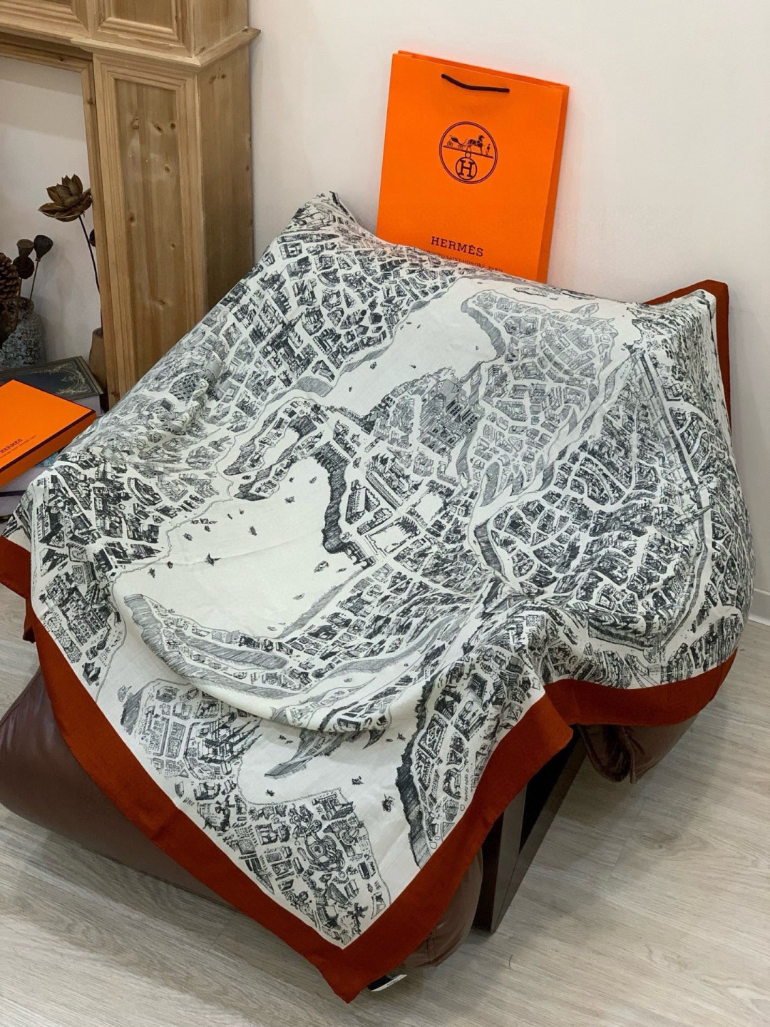 【140顶级丝羊绒双面同色披肩『骏马之城』！！超级气质！！】不仅美有其表，更有好品质与好细节的出彩内质！