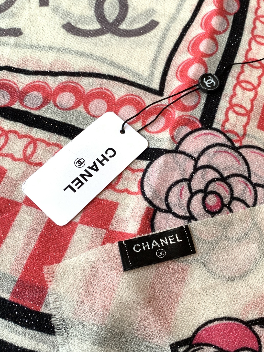 上新🌟 会发光发亮的围巾 💄💋新款客供银线💖羊绒面料长巾 😘美翻了[流泪]【小香银线图标】，御用殿堂级极