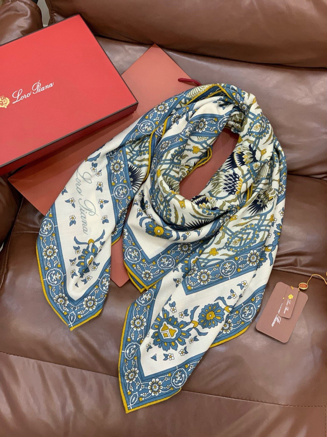 💟2025年 ETRo 秋冬抢先 上新💞【双面同色丝绒方巾】手工卷边山羊绒和真丝混纺披肩（70%山羊绒，