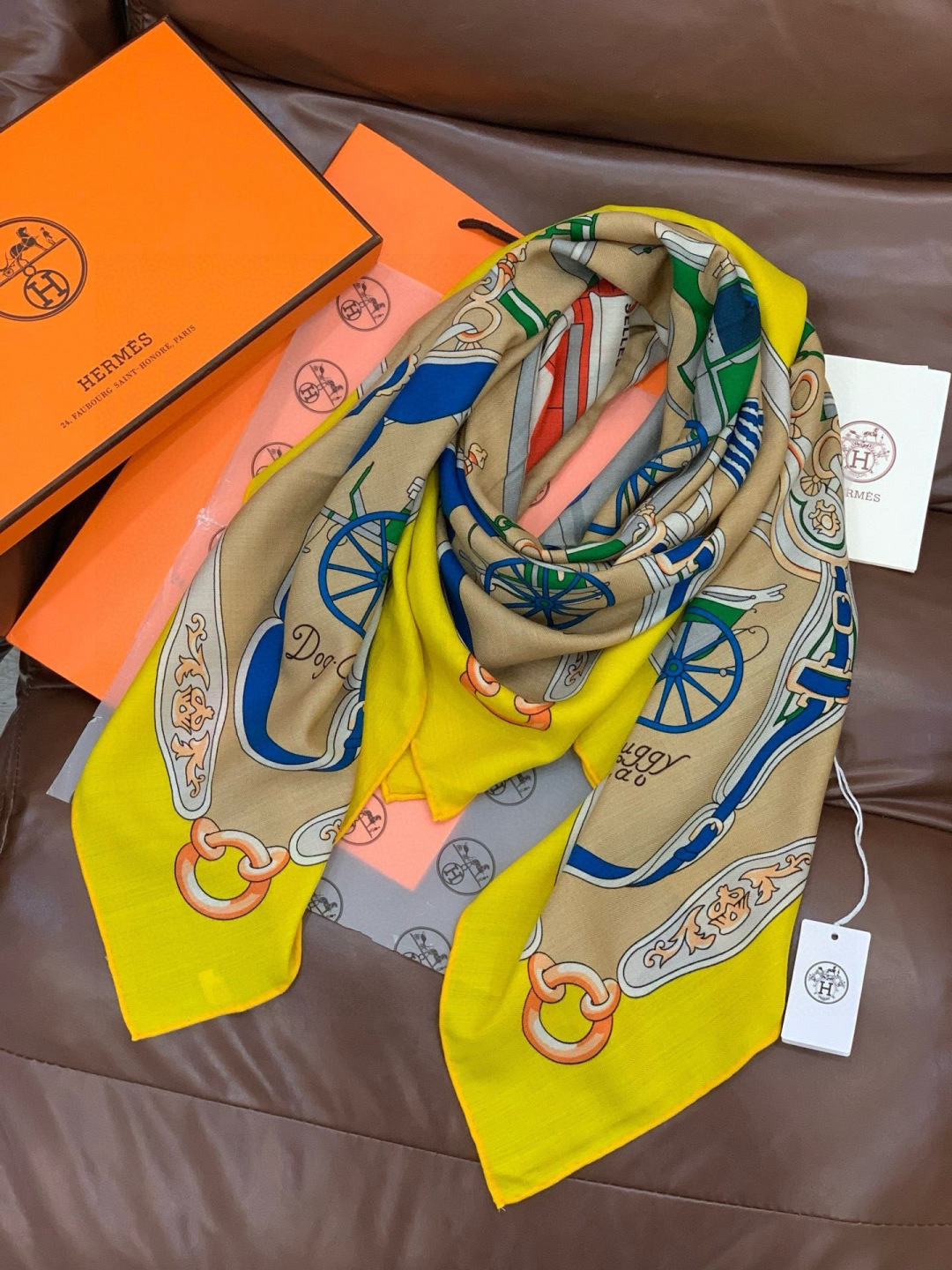 羊绒新款🆕👏👏买了都说好看‼️推荐💕爱马仕双面同色羊绒方巾【双面同色140】，顶级工艺超值‼️爱马仕专柜