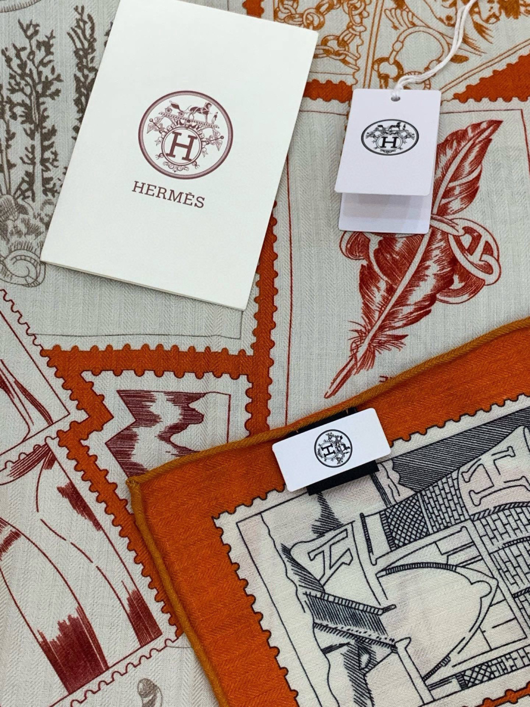 💟2025年秋冬抢先 上新💞【双面同色丝绒绒方巾】手工卷边山羊绒和真丝混纺披肩（70%山羊绒，30%桑蚕