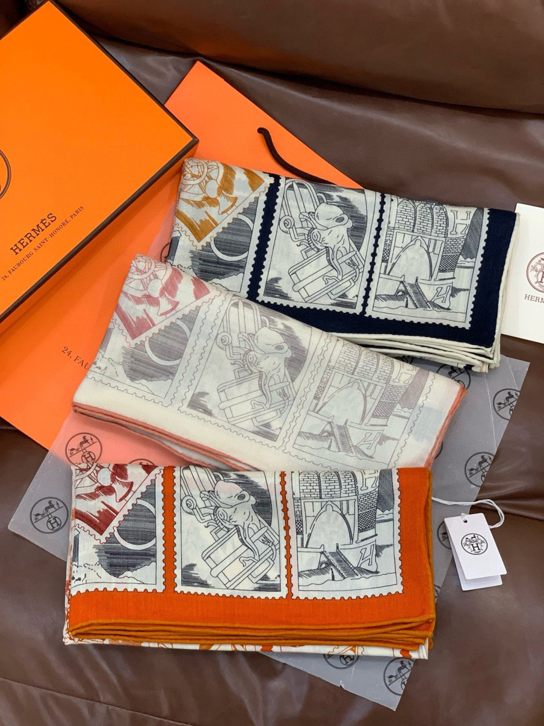 💟2025年秋冬抢先 上新💞【双面同色丝绒绒方巾】手工卷边山羊绒和真丝混纺披肩（70%山羊绒，30%桑蚕