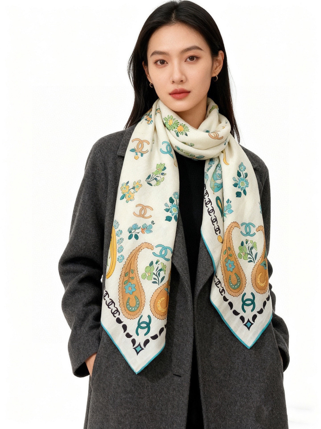 2025秋冬高级成衣系列～Chanel 【140双面同色丝绒披肩】此系列谱写一曲自由轻灵的赞歌本系列作品