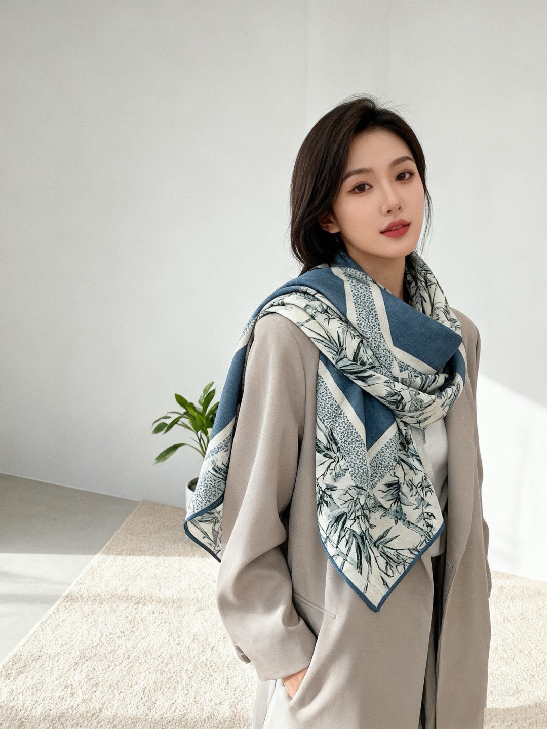 Dior 140丝绒双面同色印花披肩140 厘米丝绒面料多色 Millefiori 图案这款披肩饰以多色