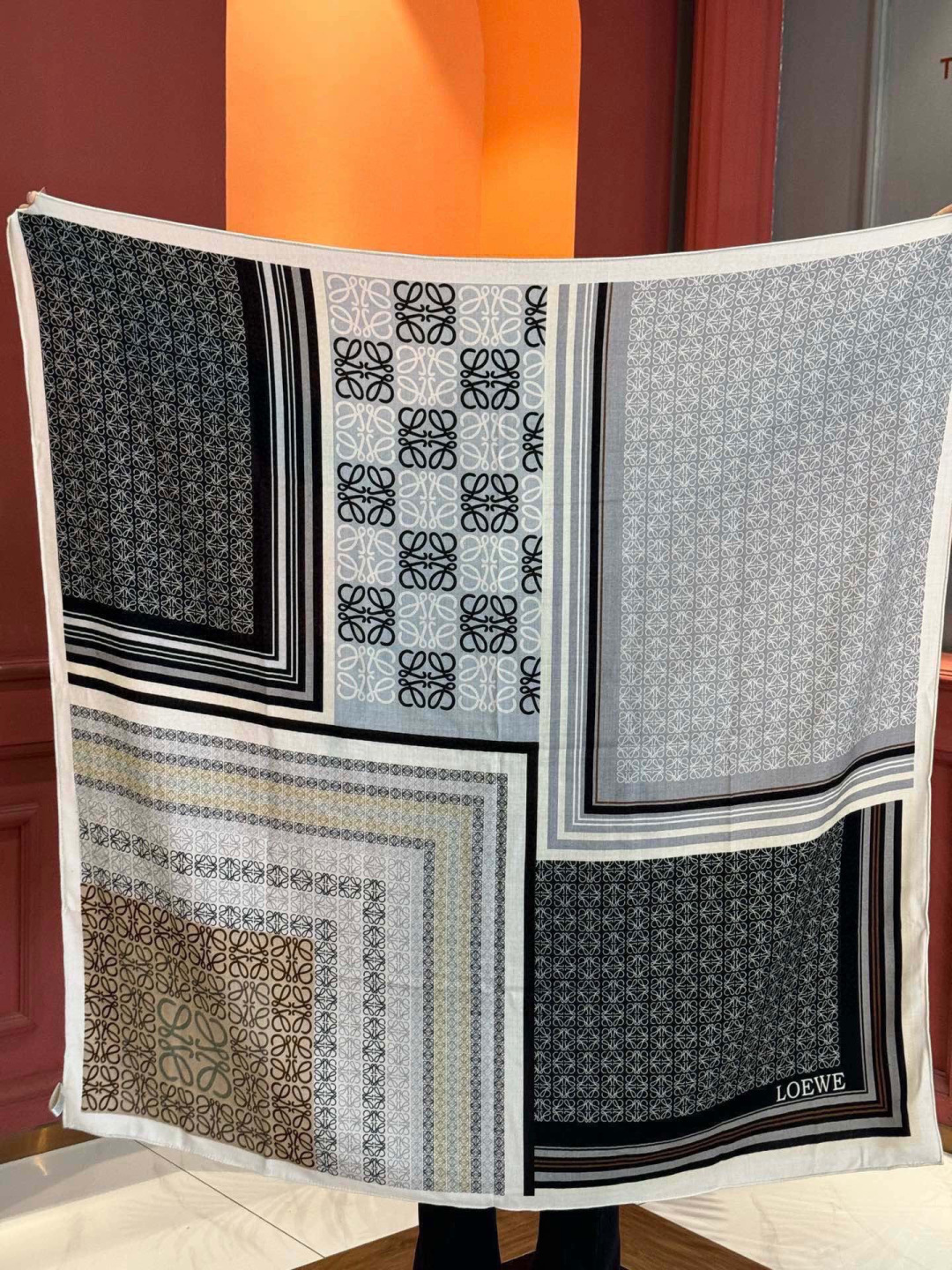 高定版 【上新❤️ Loewe罗意威专柜新款，高级又不撞款的好东西！！！】能力范围能带给大家最好的品质，