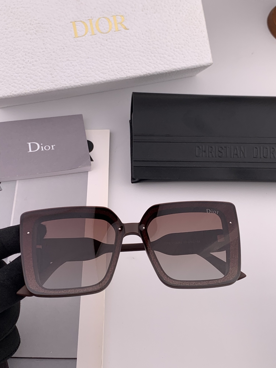 🔺 【DIOR-迪奥】2025开春新款 潮流爆款 时尚方框偏光太阳镜 高品质 佩戴舒适 网红潮款墨镜 型