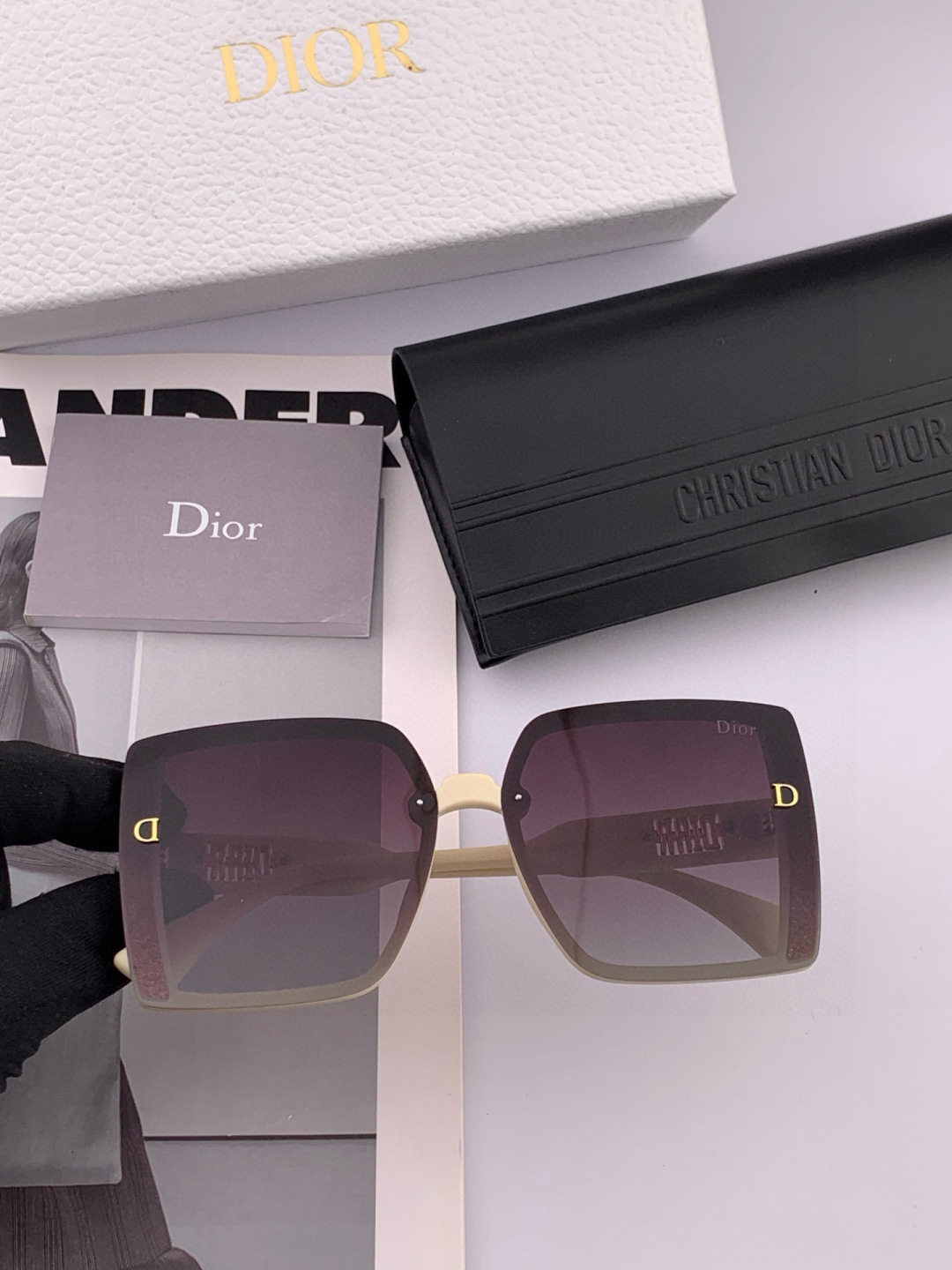【DIOR-迪奥】开春新款 潮流爆款 时尚方框偏光太阳镜 高品质 佩戴舒适 网红潮款墨镜 型号 CD09