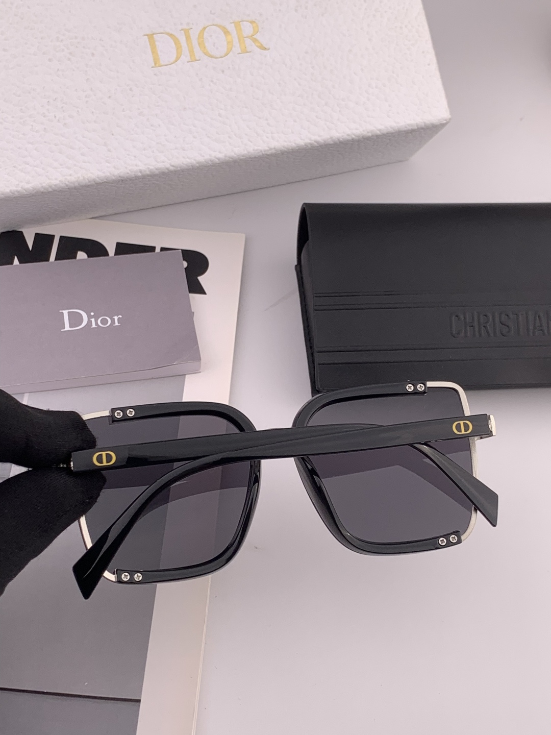 🔺 【DIOR-迪奥】🌾开春新款 潮流爆款 时尚方框偏光太阳镜 高品质 佩戴舒适 网红潮款墨镜 型号：D