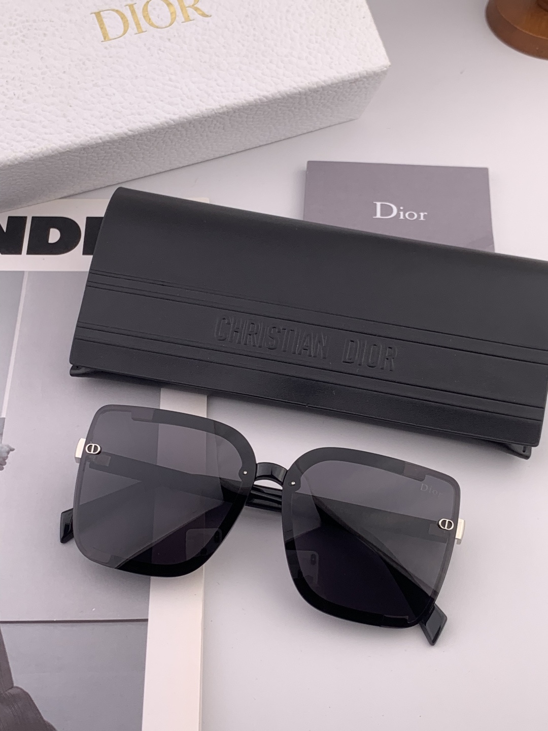 🔺 【DIOR-迪奥】🌾开春新款 潮流爆款 时尚方框偏光太阳镜 高品质 佩戴舒适 网红潮款墨镜 型号：D