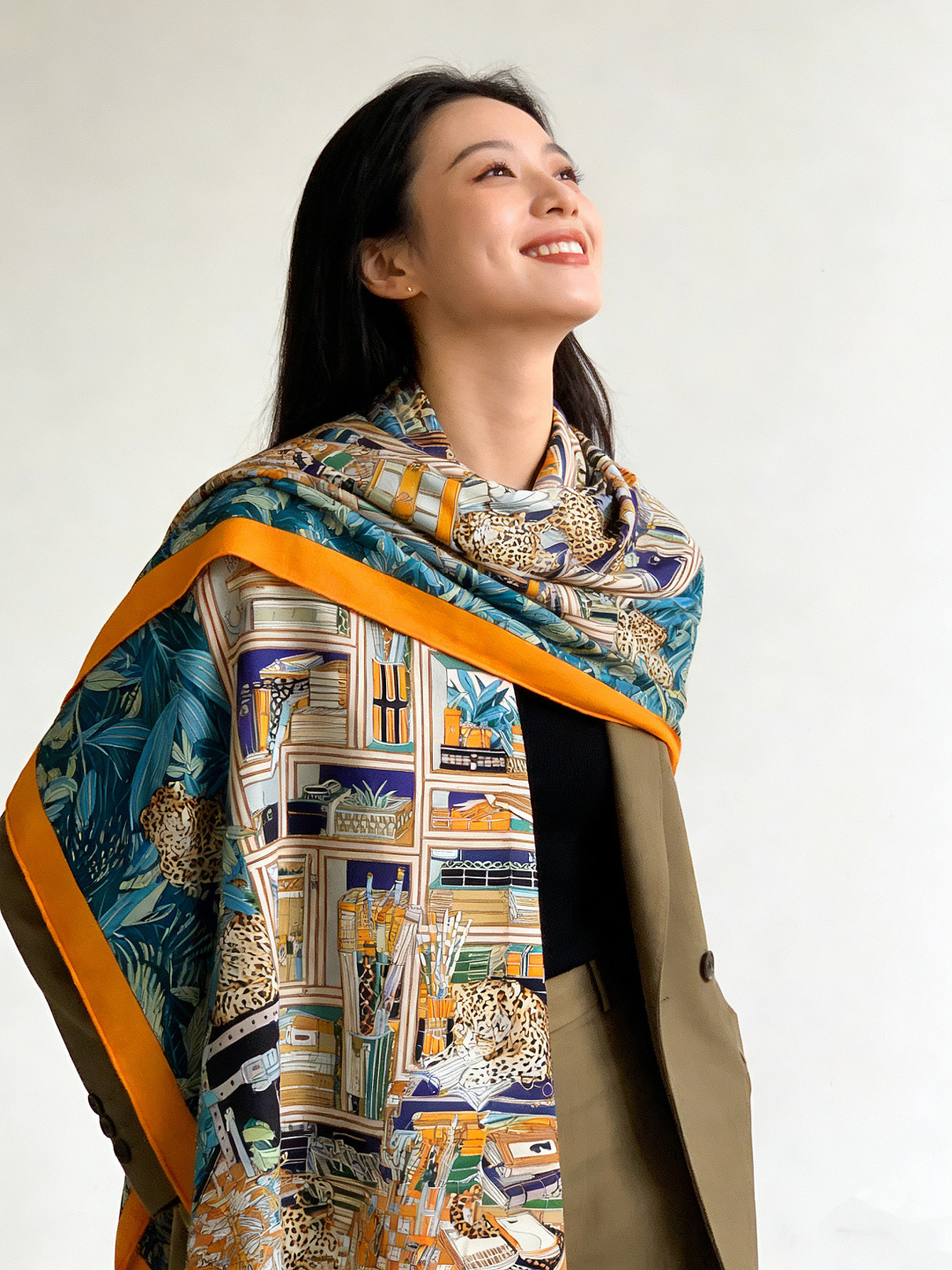 爱马仕新款双面同色 品名：十二花豹 面料：丝羊绒尺寸：140*140十二只花豹享受惬意休憩的时光。它们慵