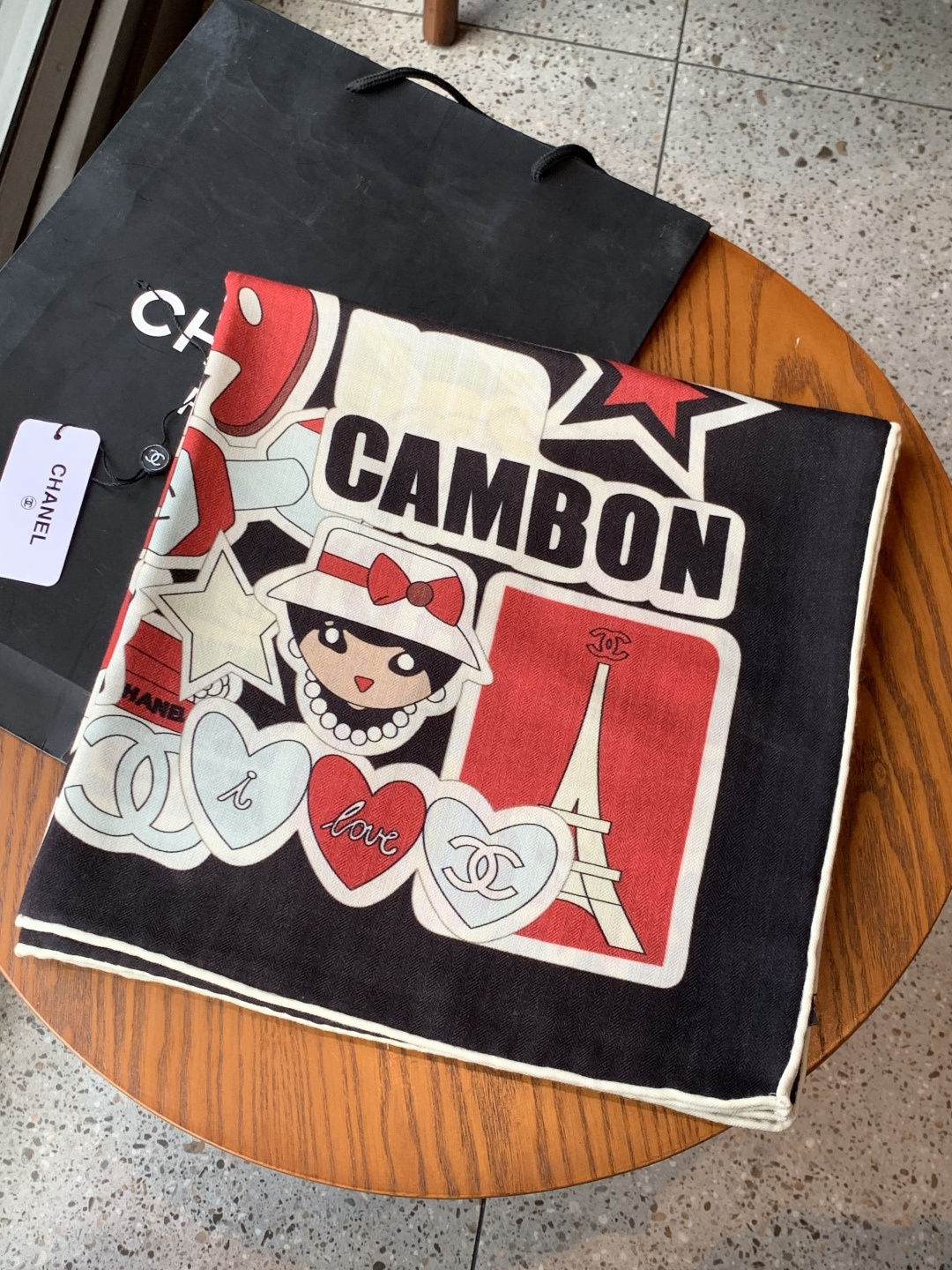 2025秋冬高级成衣系列～Chanel 【140双面同色丝绒披肩】此系列谱写一曲自由轻灵的赞歌本系列作品