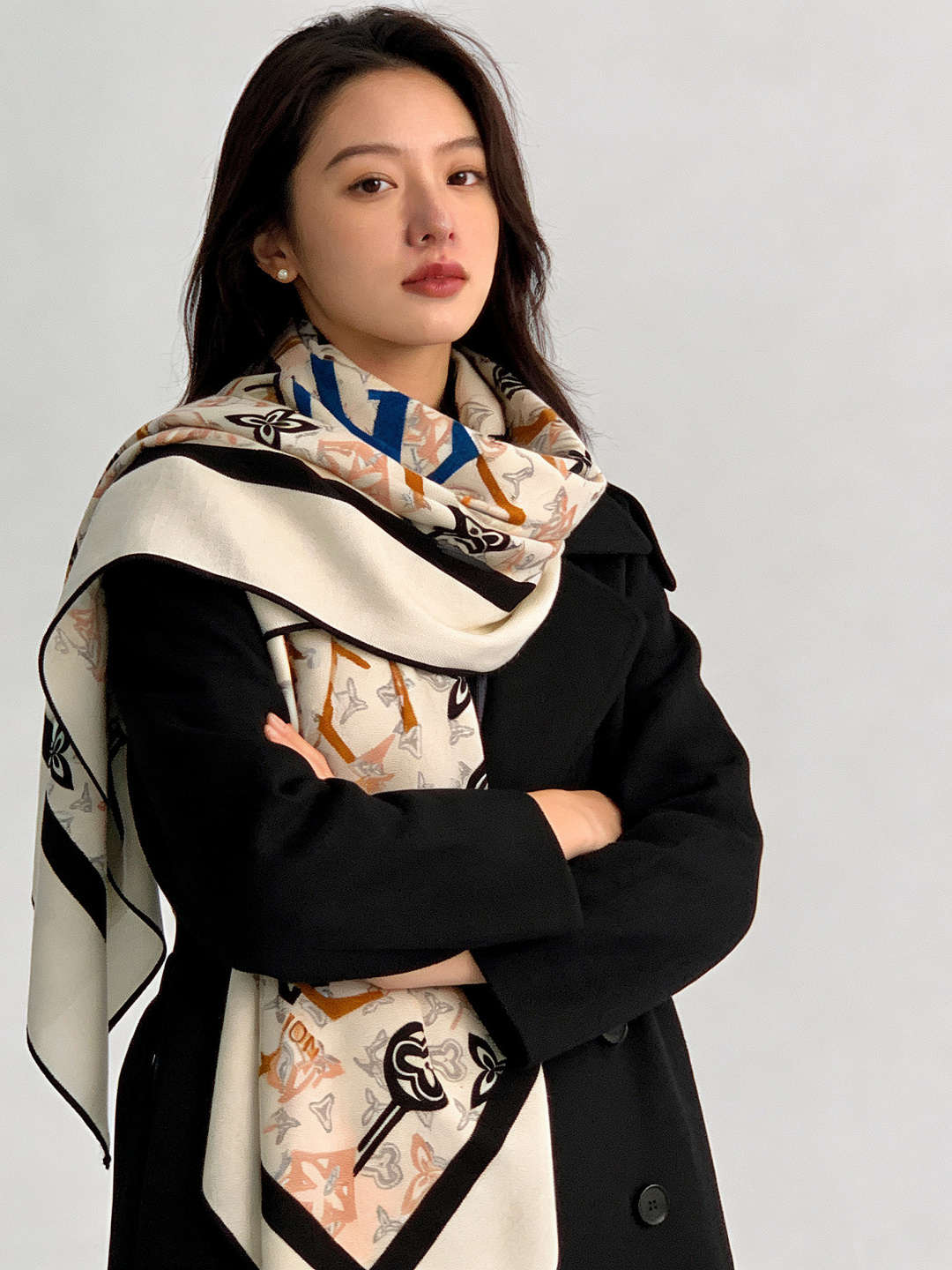 LV x TM 140披肩【140顶级丝绒双面同色披肩】本款LVxTMMonogram Multicol