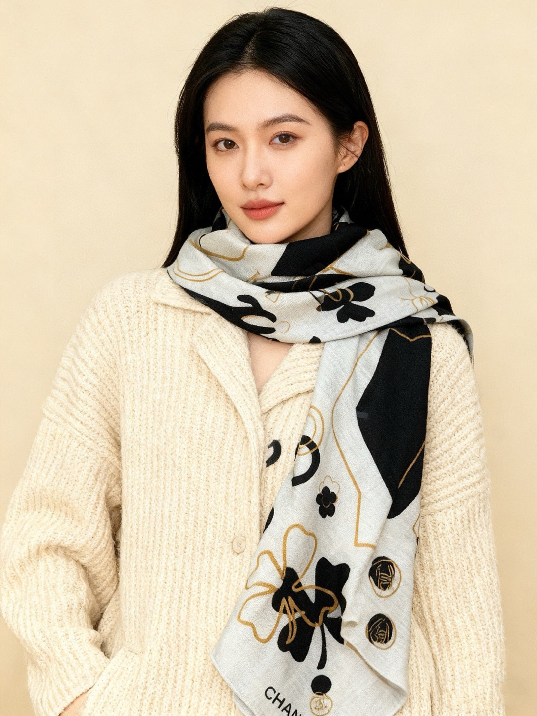 上新❤️【Chanel】 经典茶花优雅Coco风，Chanel最新菱格丝绒大方巾~气质到骨子里，香奶奶新