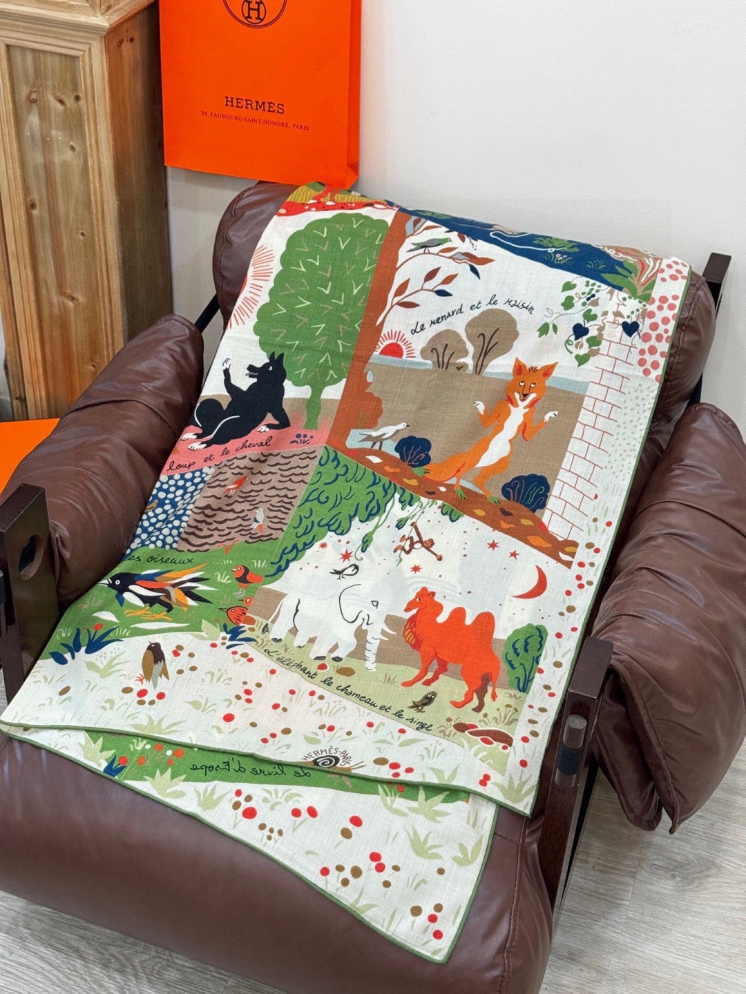 新款现货💖💖140丝绒方巾双面同色（专柜同步Hermes爱马仕）‼️抢‼️VIP推荐 ‼️下手一定要快【