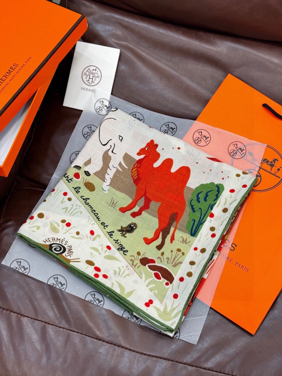 新款现货💖💖140丝绒方巾双面同色（专柜同步Hermes爱马仕）‼️抢‼️VIP推荐 ‼️下手一定要快【