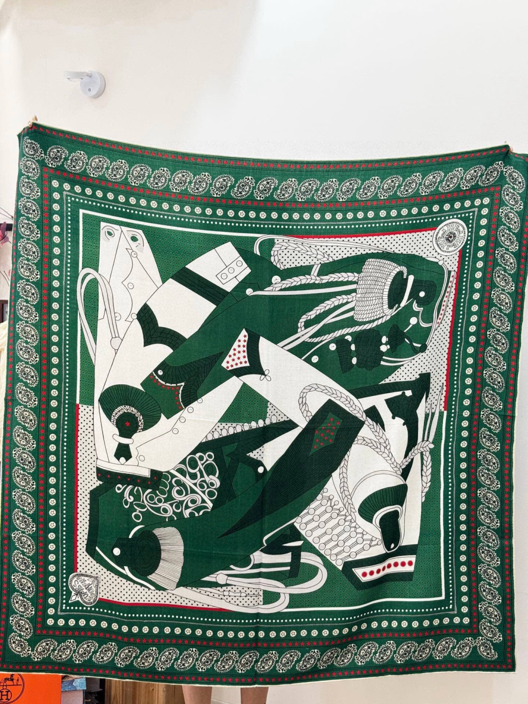 💟羊绒新款🆕👏👏买了都说好看‼️推荐💕爱马仕双面同色羊绒方巾，顶级工艺超值‼️爱马仕专柜爆款🎁💟立体呈现