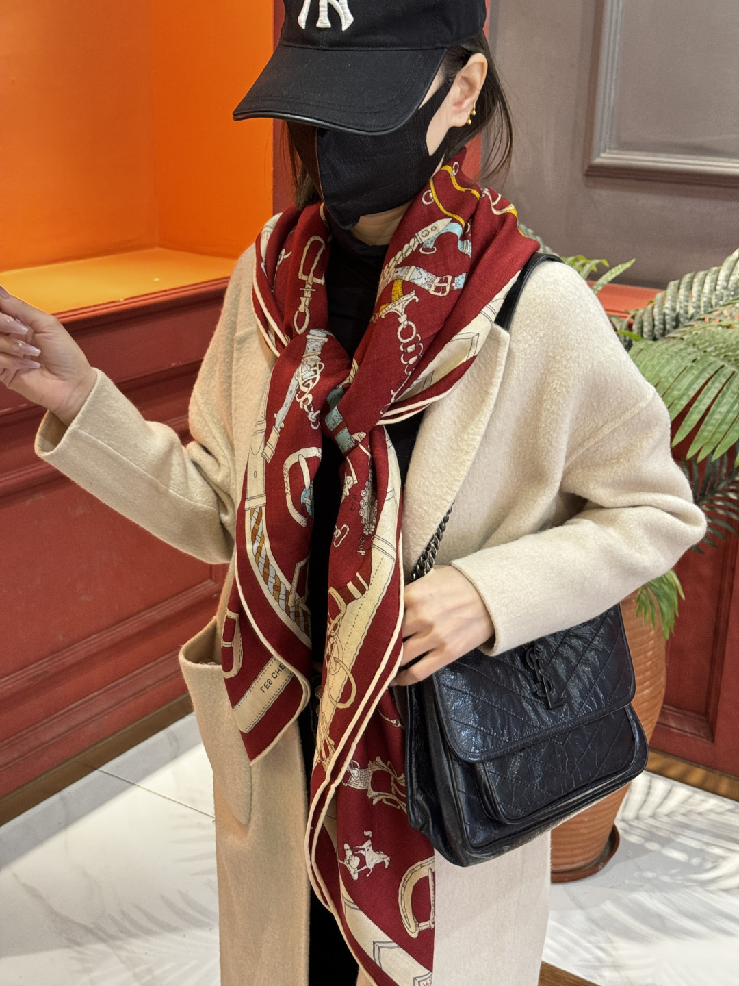 羊绒新款🆕👏👏买了都说好看‼️推荐💕爱马仕双面同色羊绒方巾【跃动的马儿双面同色140】，顶级工艺超值‼️