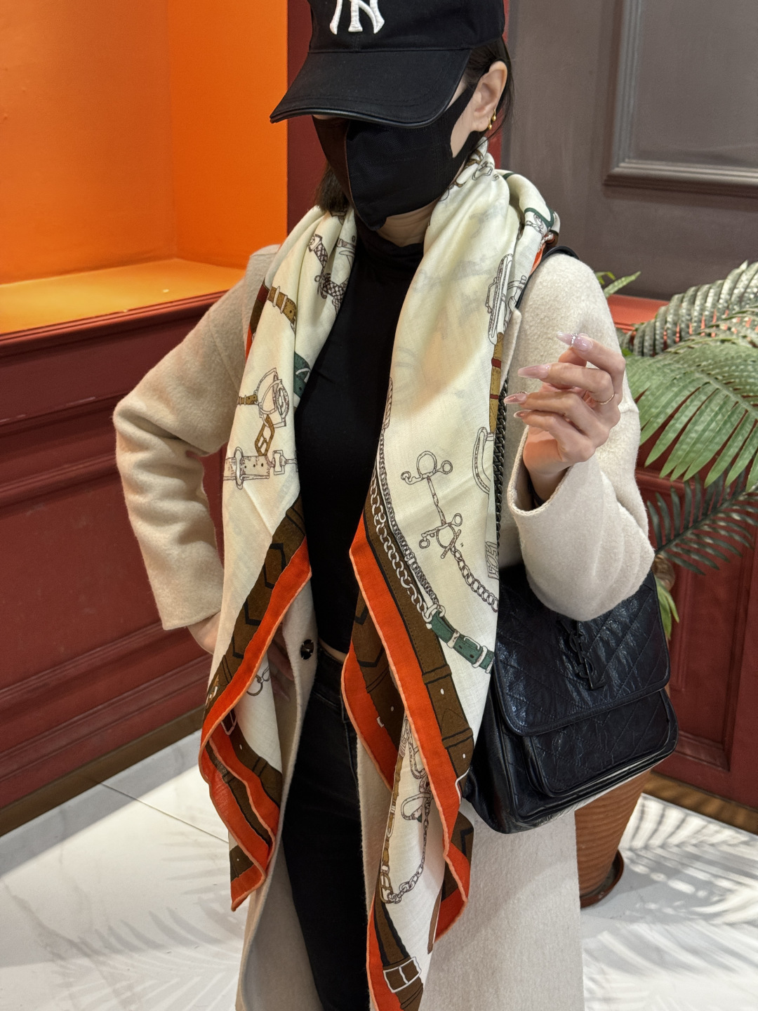 羊绒新款🆕👏👏买了都说好看‼️推荐💕爱马仕双面同色羊绒方巾【跃动的马儿双面同色140】，顶级工艺超值‼️