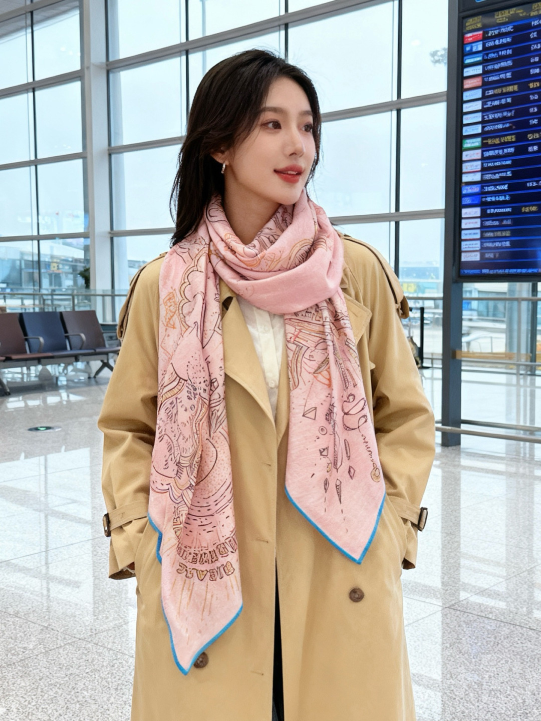 “正在接通中”140方巾～Hermes 手工卷边丝绒方巾（30%桑蚕丝70%羊绒）这款爱马仕的经典单品展