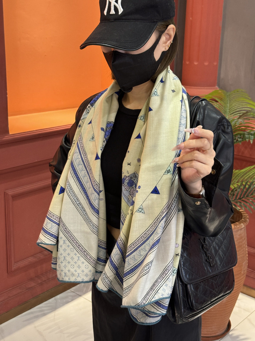 ❄【双面同色】原单Lv140cm丝绒方巾，《热气球》，本款方巾全新加入 U价🉐️ and Away 系列