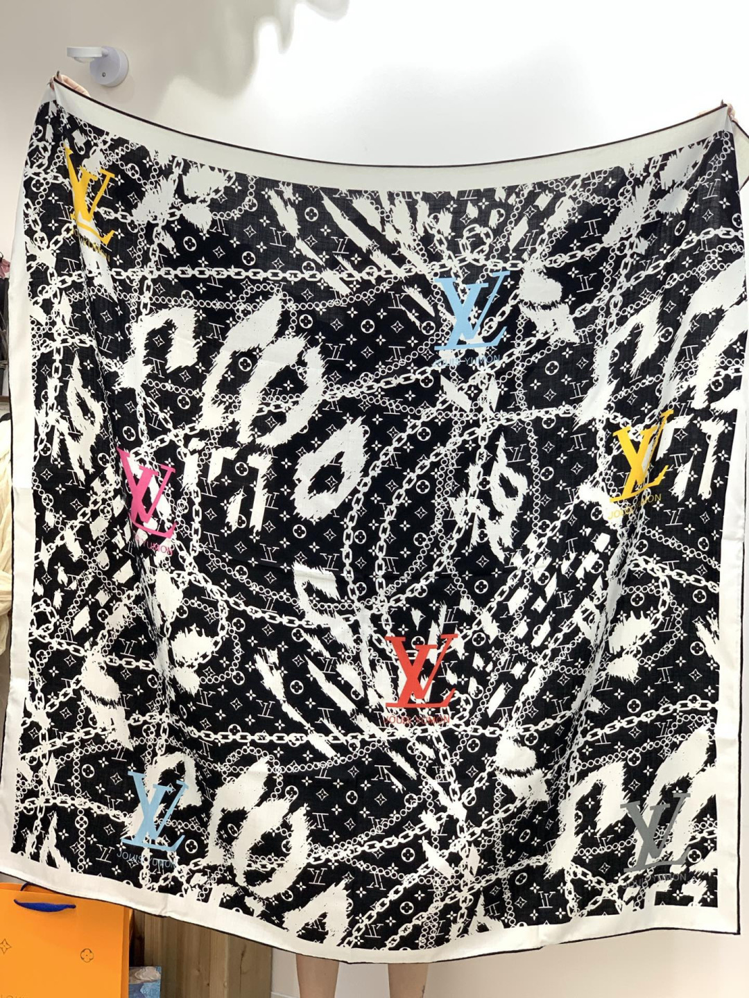 LV x TM 140披肩【140顶级丝绒双面同色披肩】本款LVxTMMonogram Multicol